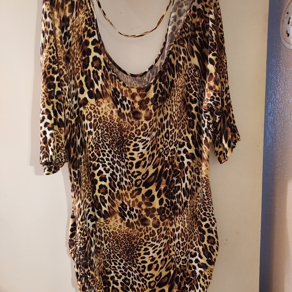 Torrid size 4 sinched sides blouse